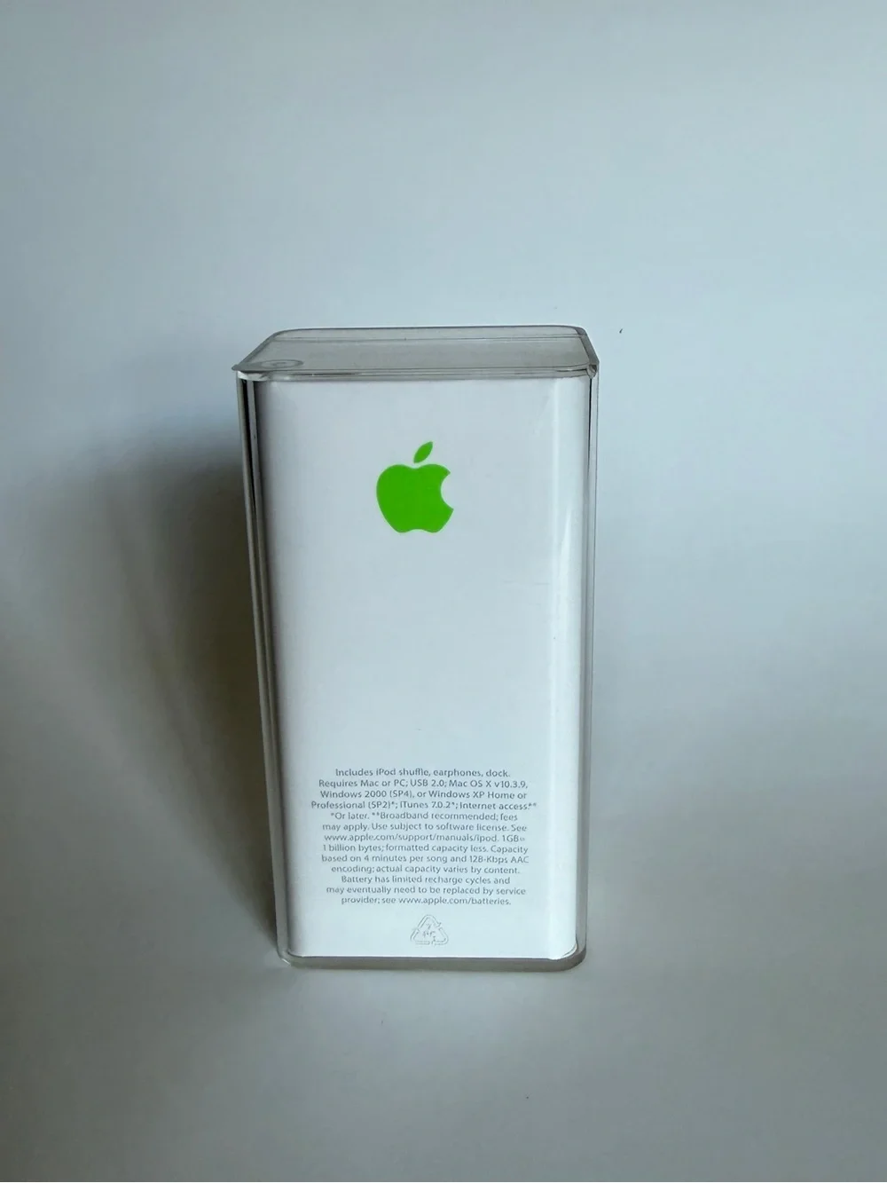 Apple iPod Shuffle (Silver) New in Sealed Case